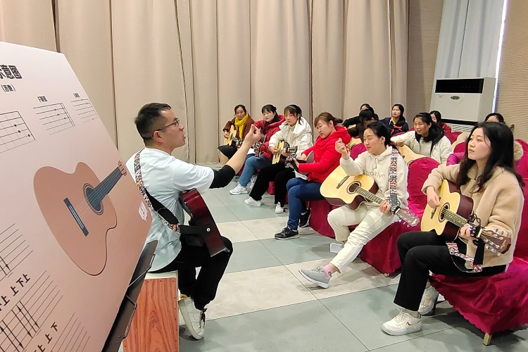 1616483810289526aWkm.jpg 三八節彈琴.jpg