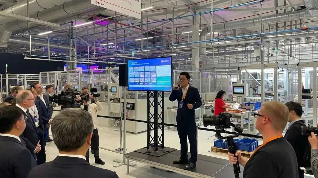 1700014207360848jNM3.jpg 1700014207360848jNM3.jpg