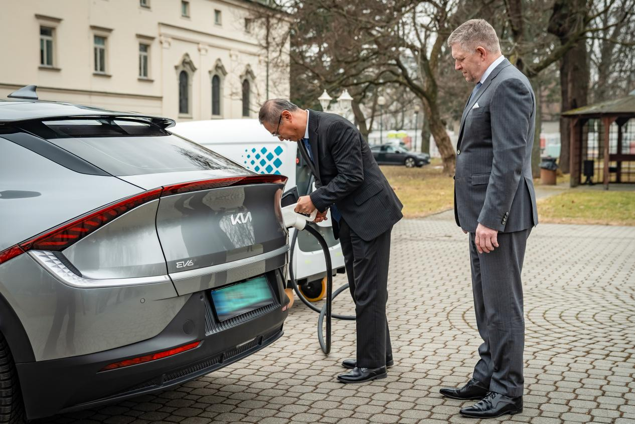 1740733957558676IvCl.png 1740733957558676IvCl.png