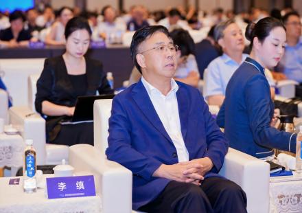 17532449748834654sfy.jpg 董事長(1).jpg